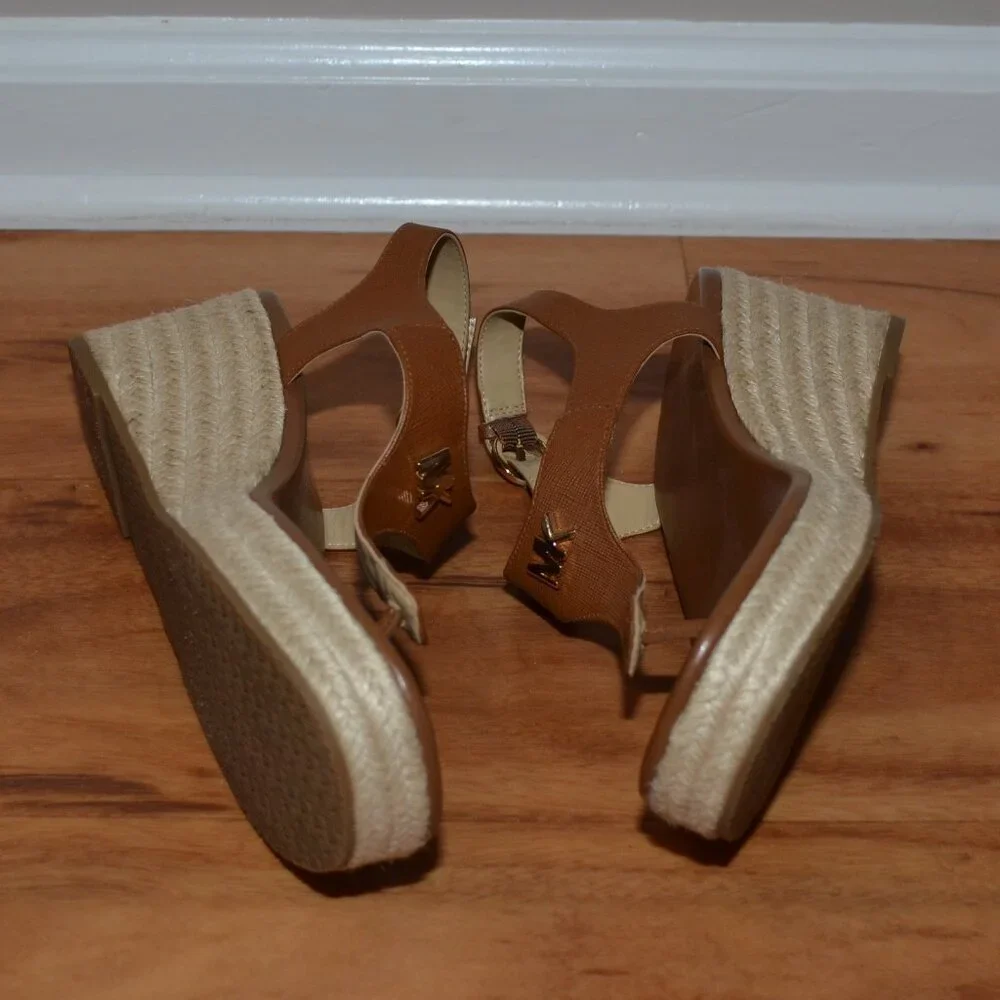 MICHAEL KORS LANEY LOGO ESPADRILLE WEDGE SANDALS LUGGAGE SIZE 8 MSRP $165.00